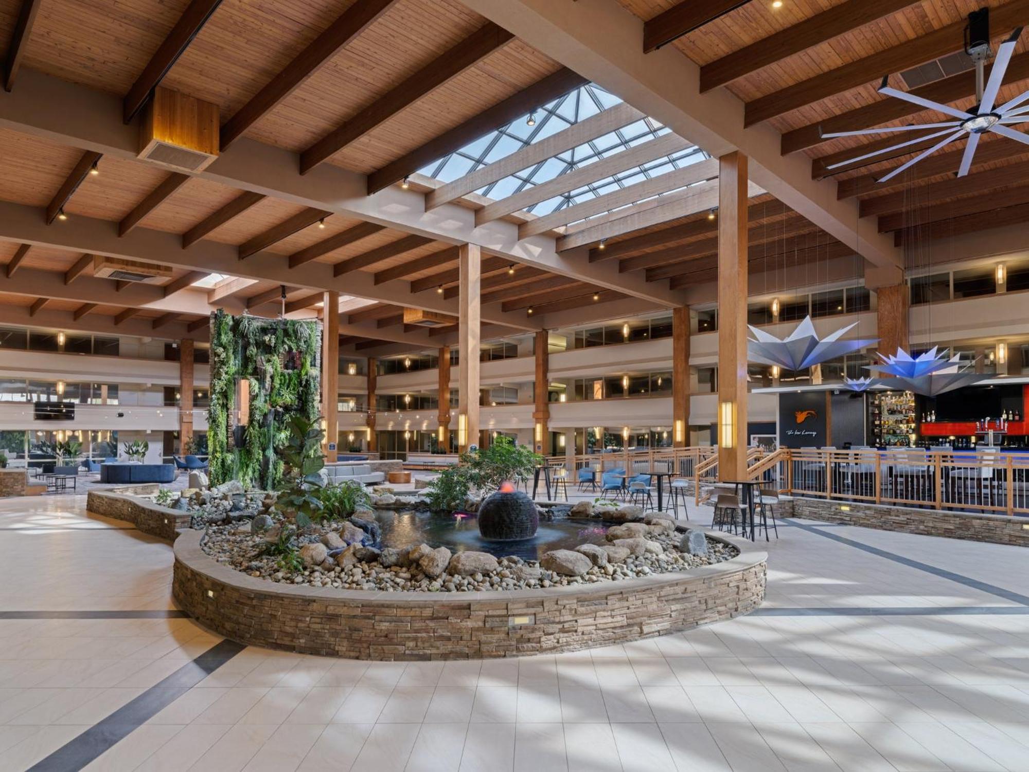 Crowne Plaza Suffern-Mahwah By Ihg Hotel Exterior photo